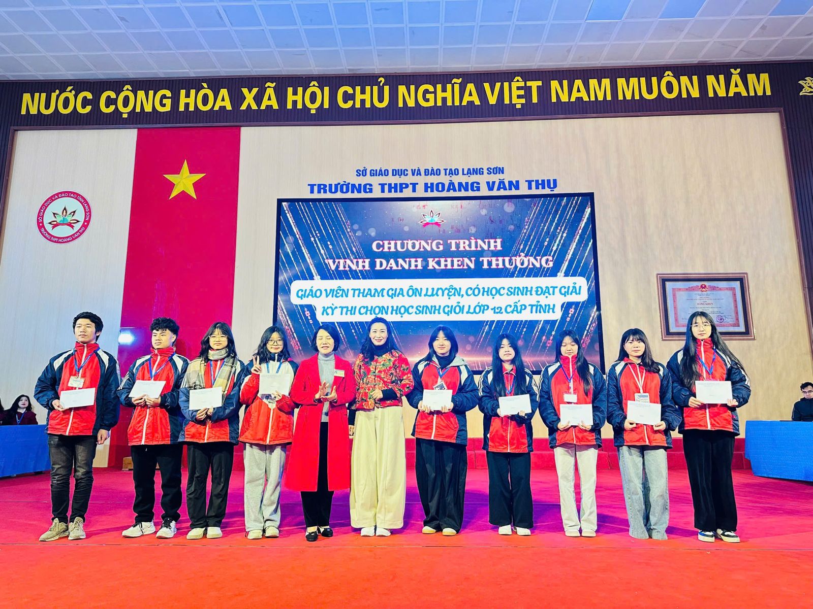 CHÚC MỪNG THÀNH TÍCH HỌC SINH GIỎI 12 CẤP TỈNH CỦA TRƯỜNG THPT HOÀNG VĂN THỤ