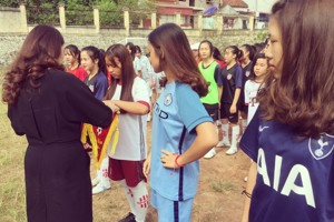 MỘT SỐ HÌNH ẢNH TRONG GIẢI BÓNG ĐÁ NỮ THPT HOÀNG VĂN THỤ NĂM HỌC 2017-2018