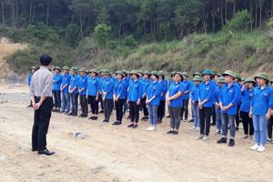Trường THPT Hoàng Văn Thụ tổ chức bắn đạn thật cho học sinh khối 11 năm học 2017 2018