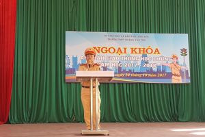 NGOẠI KHÓA TUYÊN TRUYỀN ATGT NĂM HỌC 2017-2018