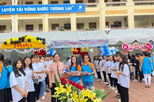 Tấm gương tiêu biểu của trường THPT Hoàng Văn Thụ - Cô giáo Trần Thị Hậu, giáo viên Địa lý