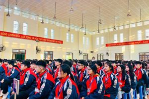 CHUNG TAY HƯỚNG VỀ MIỀN TRUNG THÂN YÊU
