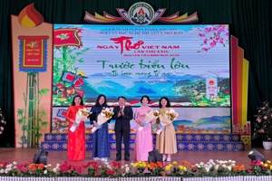 SỨC TRẺ SÁNG BỪNG TẠI NGÀY THƠ VIỆT NAM  LẦN THỨ XXIV Ở LẠNG SƠN